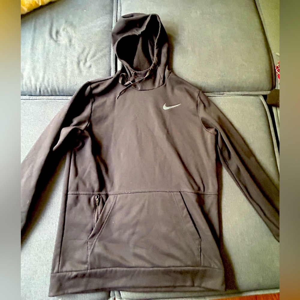 Black Nike men’s hoodie size M